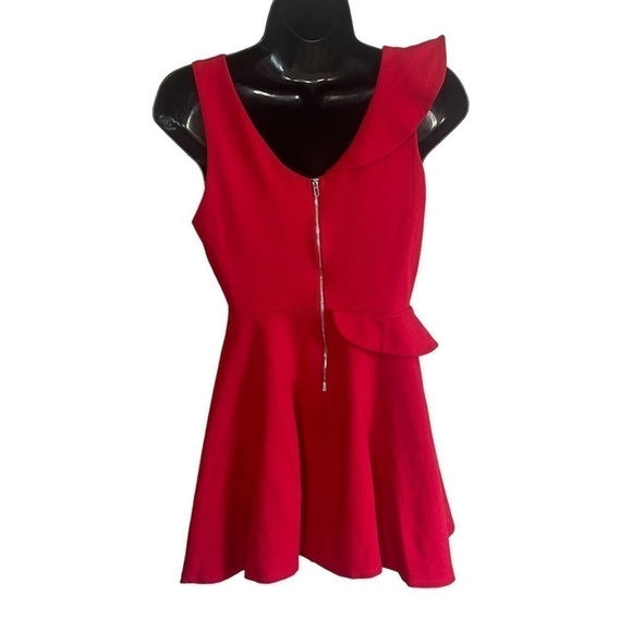 Euc Lulus formal/dressy sleeveless top, red, size medium. - Picture 4 of 12